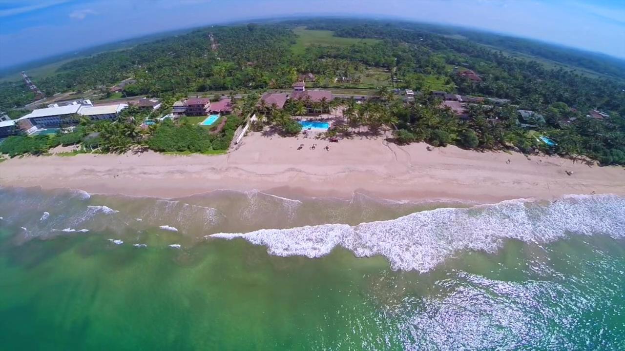 בנטוטה Whispering Palms Hotel מראה חיצוני תמונה