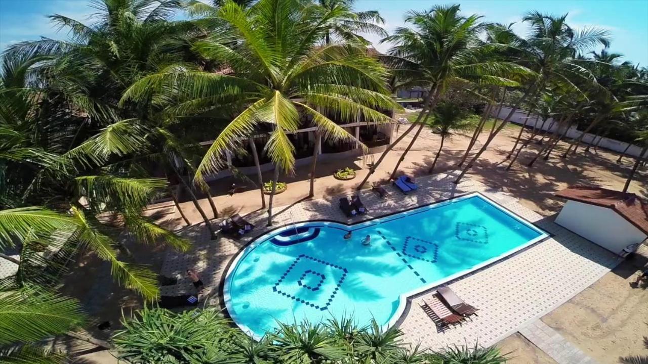 בנטוטה Whispering Palms Hotel מראה חיצוני תמונה