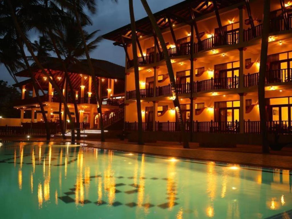בנטוטה Whispering Palms Hotel מראה חיצוני תמונה