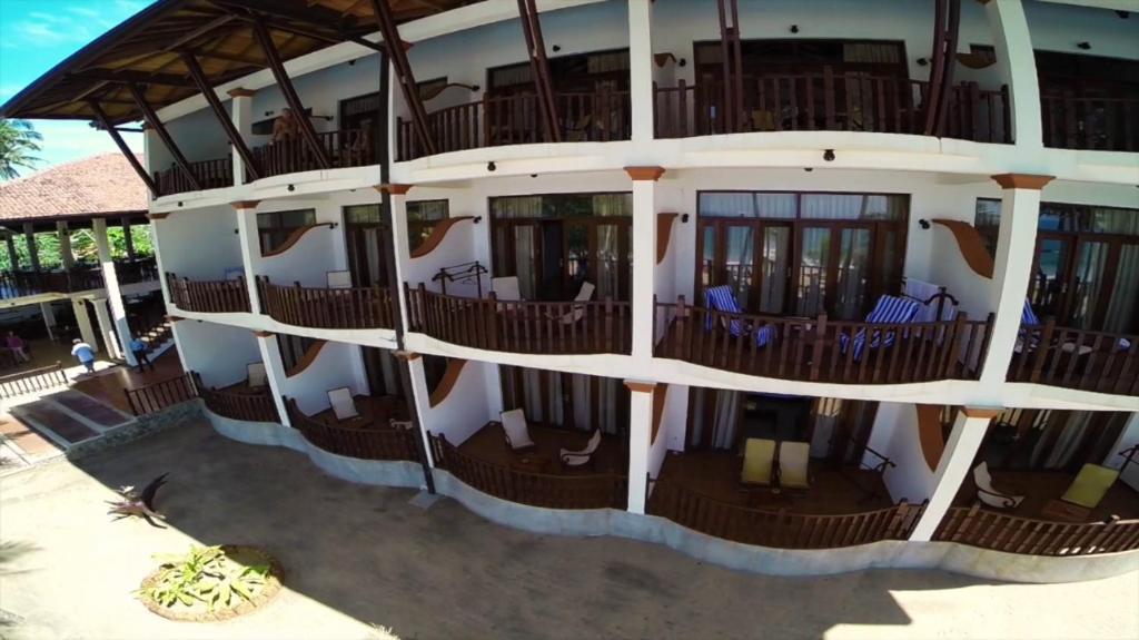 בנטוטה Whispering Palms Hotel מראה חיצוני תמונה