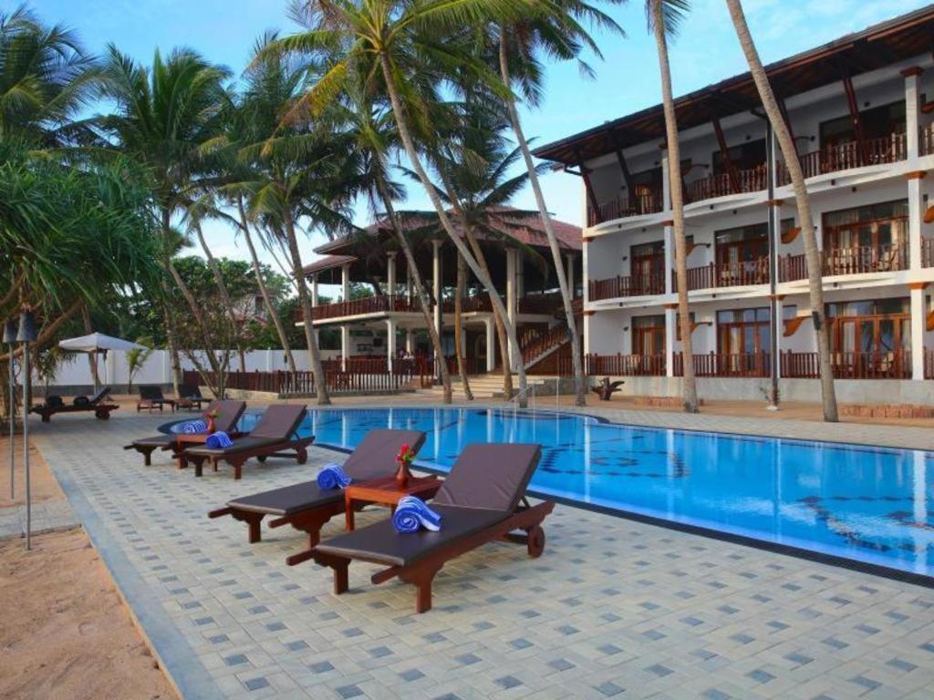 בנטוטה Whispering Palms Hotel מראה חיצוני תמונה