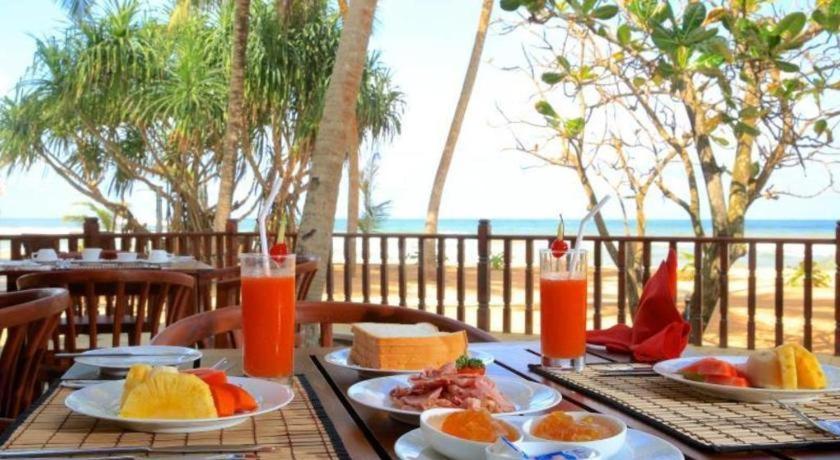 בנטוטה Whispering Palms Hotel מראה חיצוני תמונה