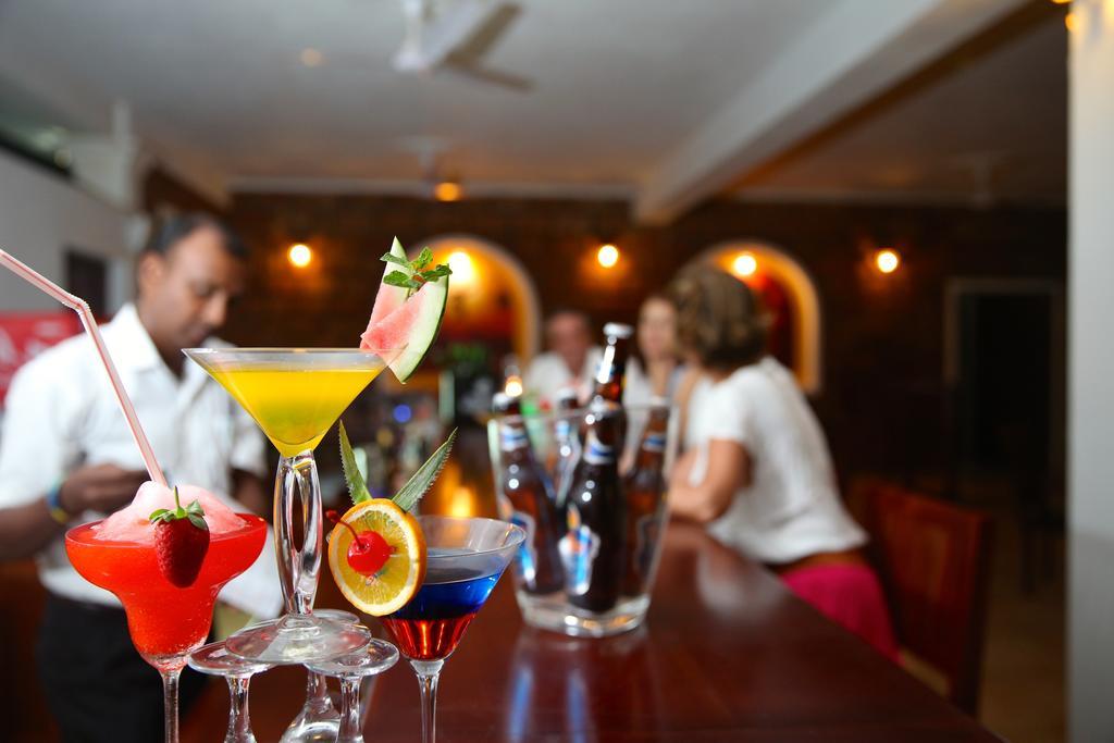 בנטוטה Whispering Palms Hotel מראה חיצוני תמונה