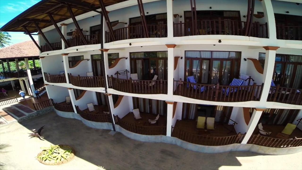 בנטוטה Whispering Palms Hotel מראה חיצוני תמונה