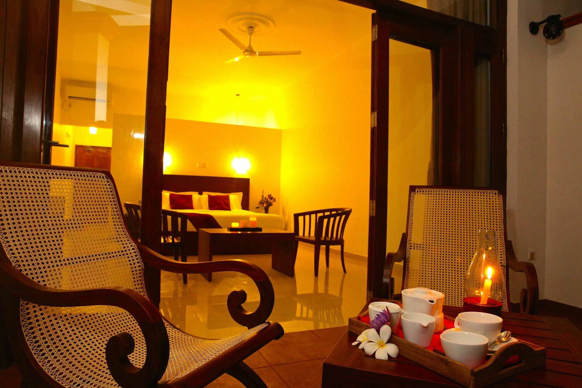 בנטוטה Whispering Palms Hotel מראה חיצוני תמונה